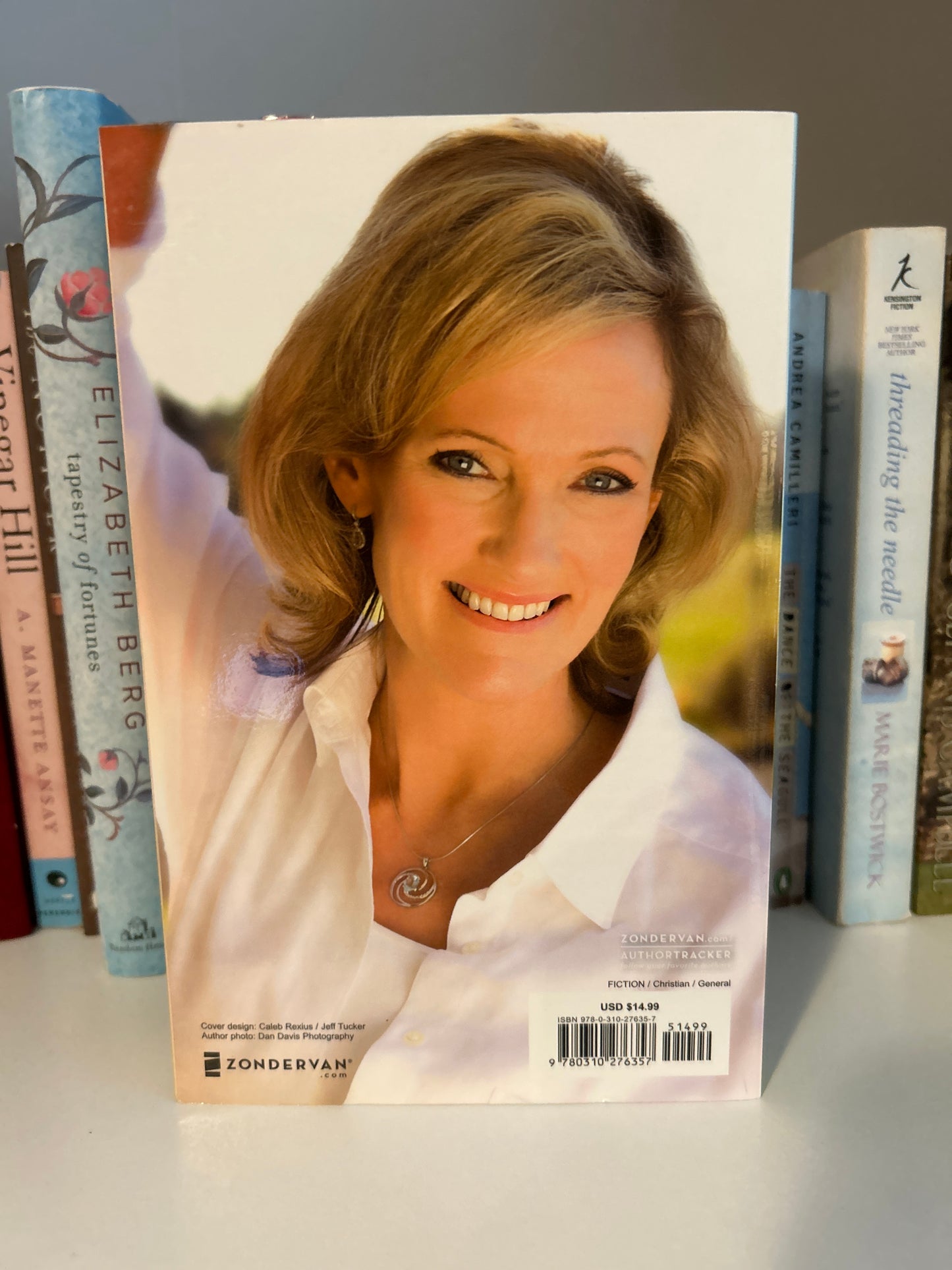 Loving: A sweet, contemporary Christian romance (The Baxters―Bailey Flanigan)