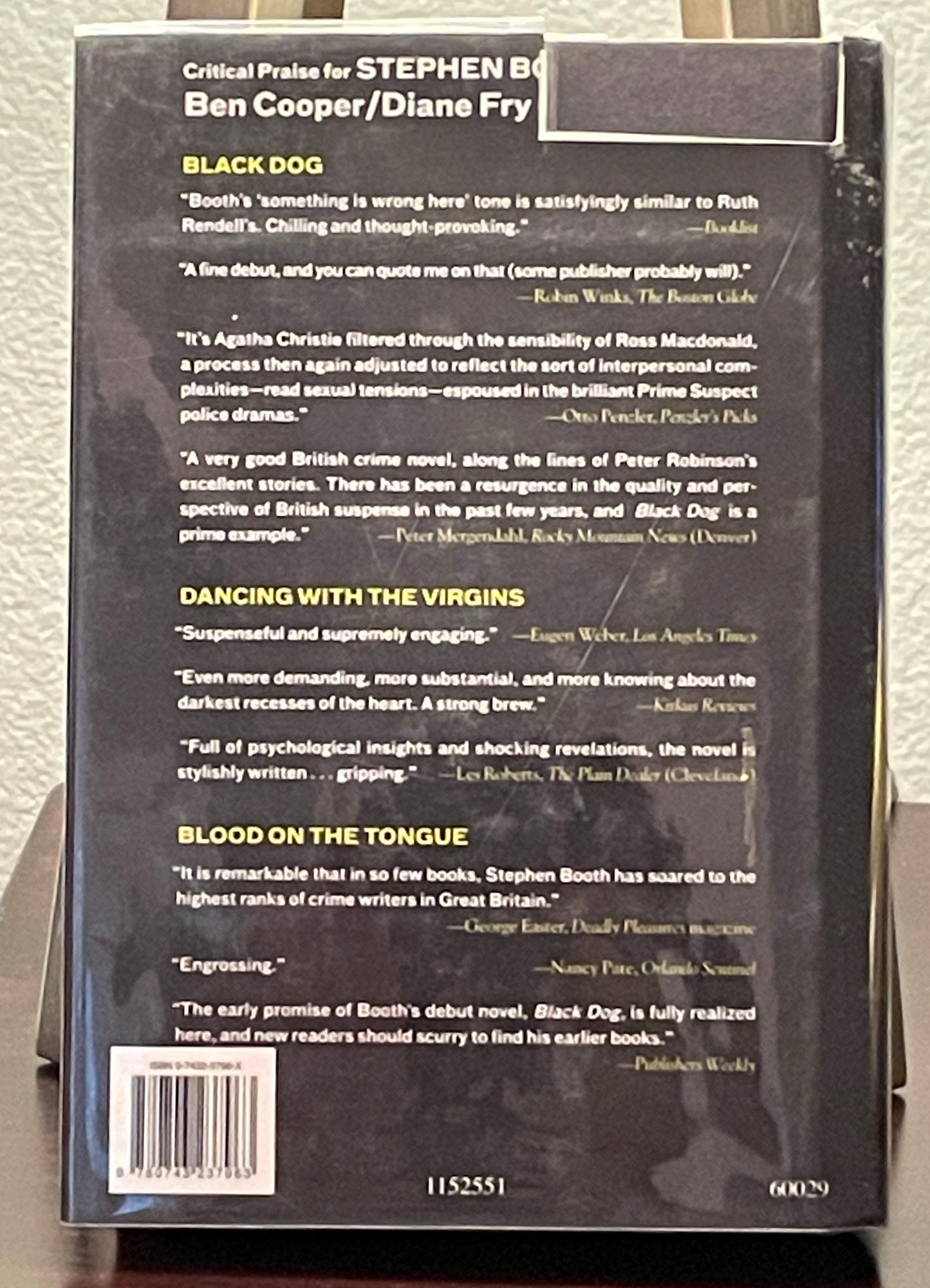 Blind to the Bones: A Crime Novel