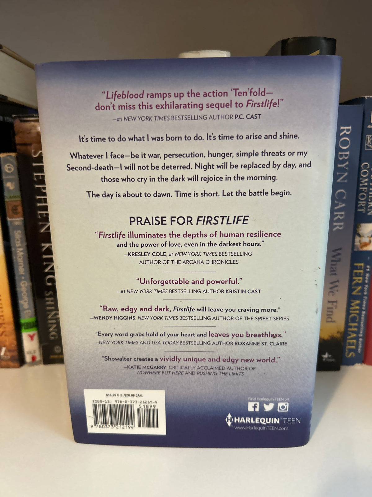 Lifeblood: A New York Times Bestseller YA Urban Fantasy of Forbidden Love and Magic (An Everlife Novel, 2)