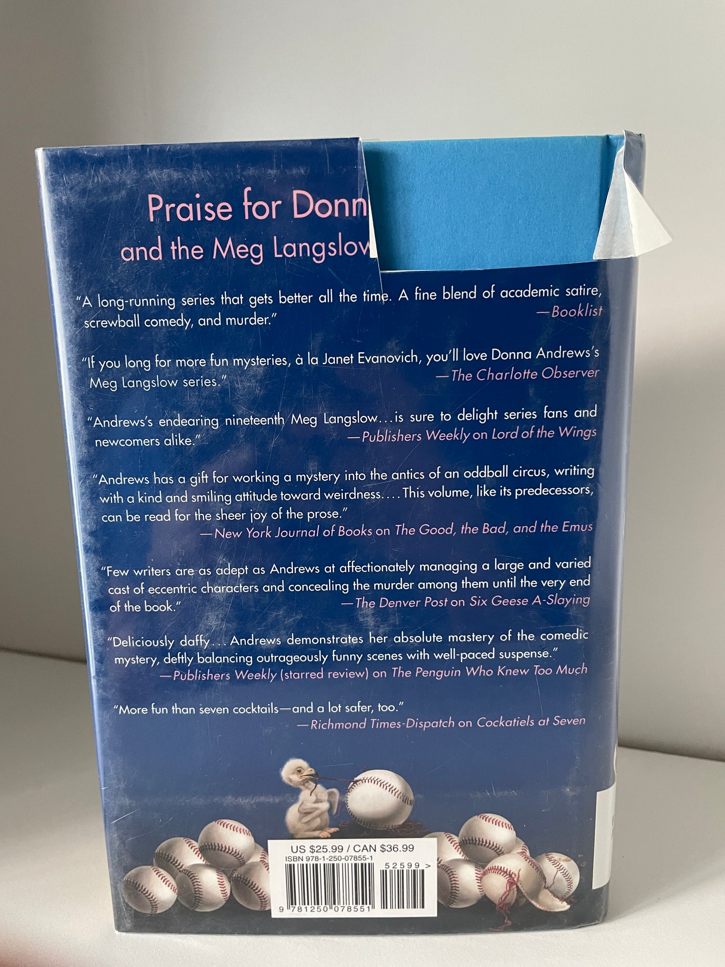 Die Like an Eagle: A Meg Langslow Mystery