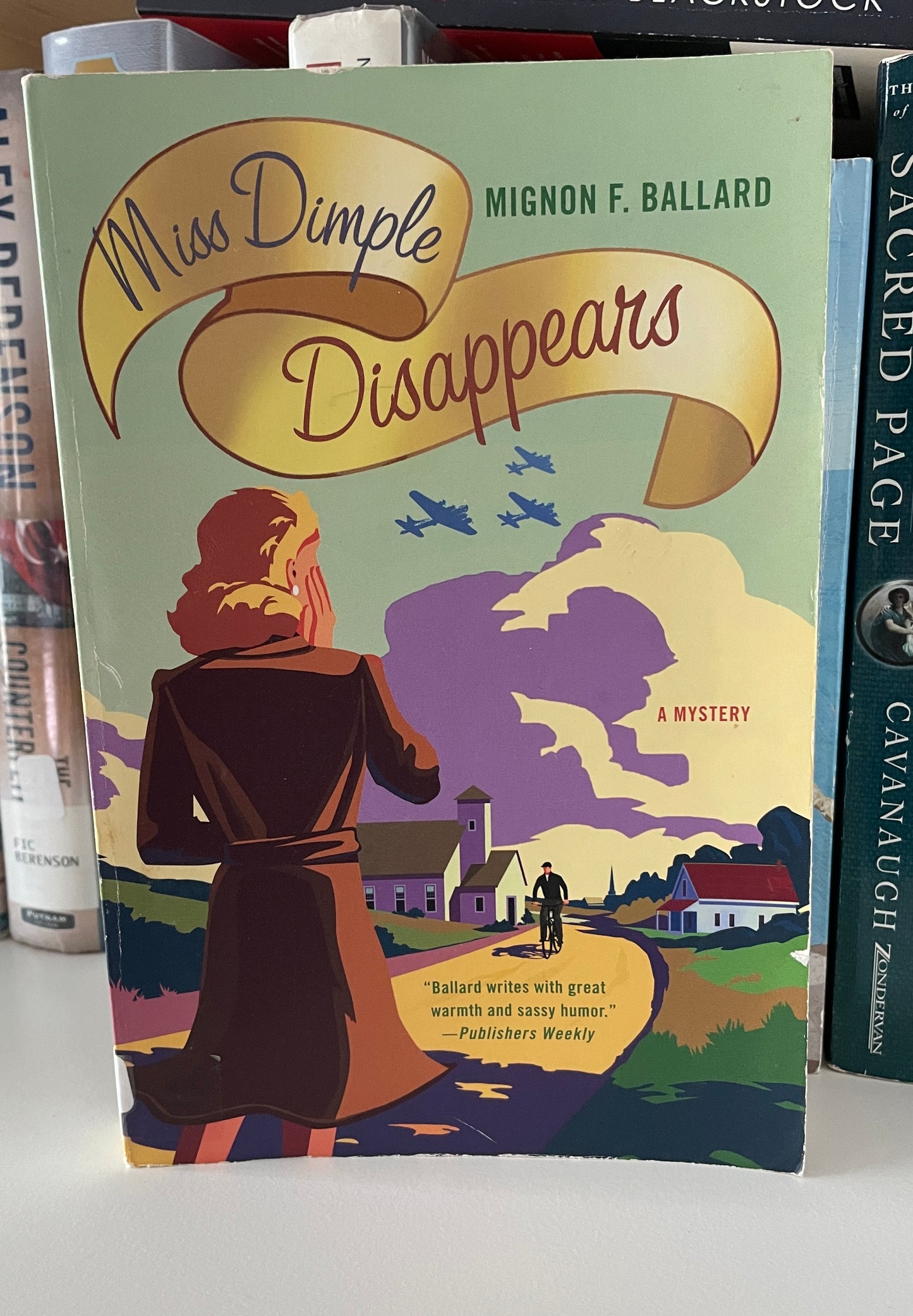 Miss Dimple Disappears: A Mystery (Miss Dimple Mysteries, 1)