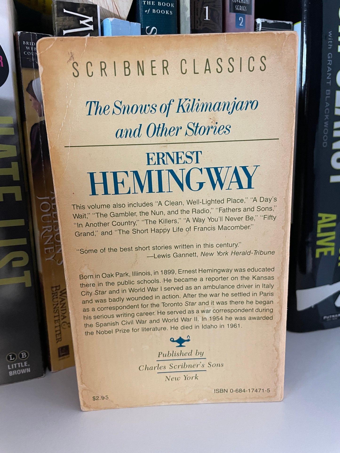 The Snows of Kilimanjaro: And Other Stories (A Scribner Classic)