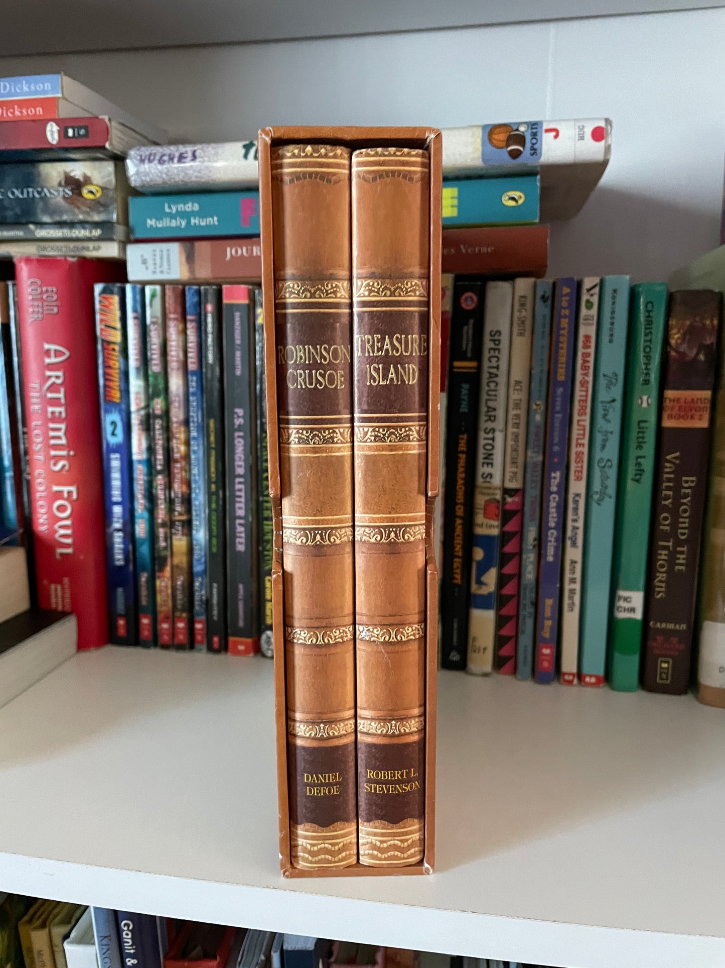 Treasure Island & Robinson Crusoe