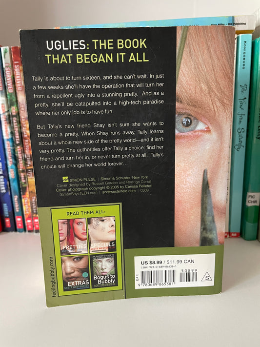 Uglies (Uglies Trilogy, Book 1)