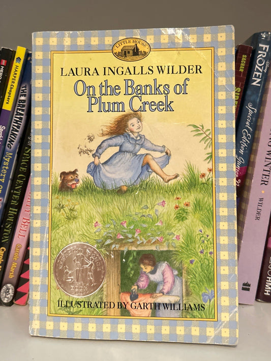 On the Banks of Plum Creek (Little House, No 4)