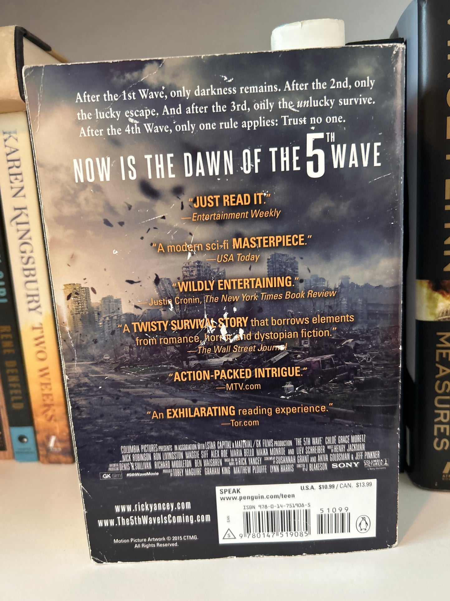 The 5th Wave Movie Tie-In: The First Book of the 5th Wave