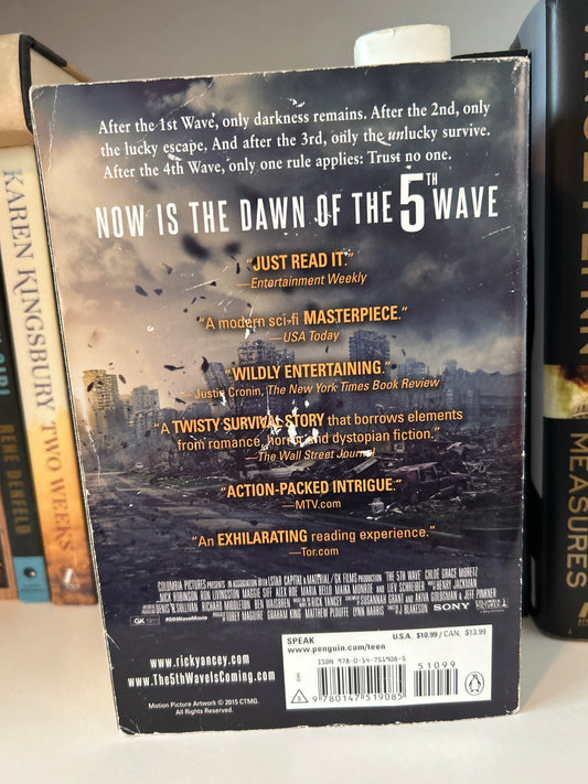 The 5th Wave Movie Tie-In: The First Book of the 5th Wave