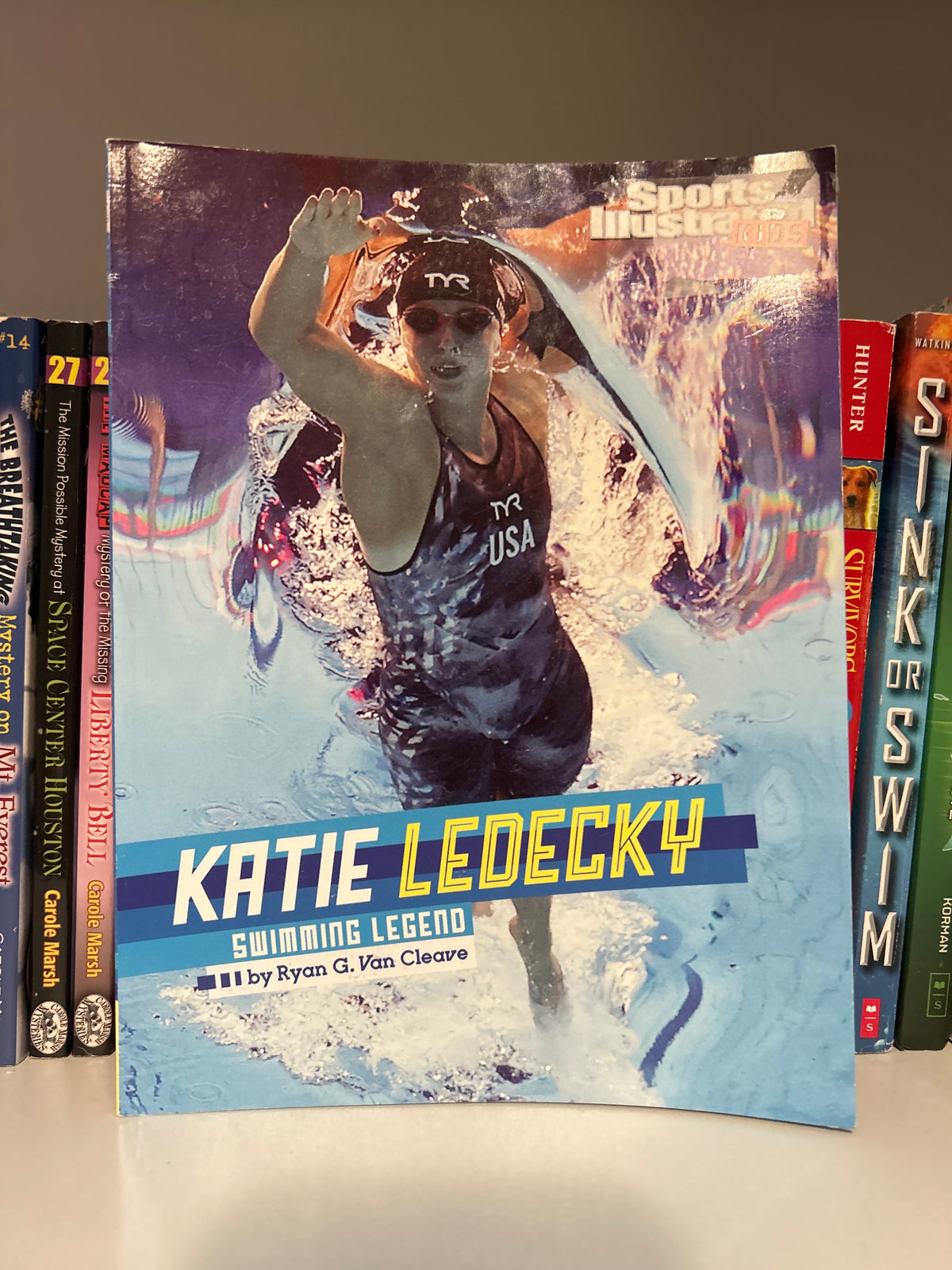 Katie Ledecky: Swimming Legend (Sports Illustrated Kids Stars of Sports)