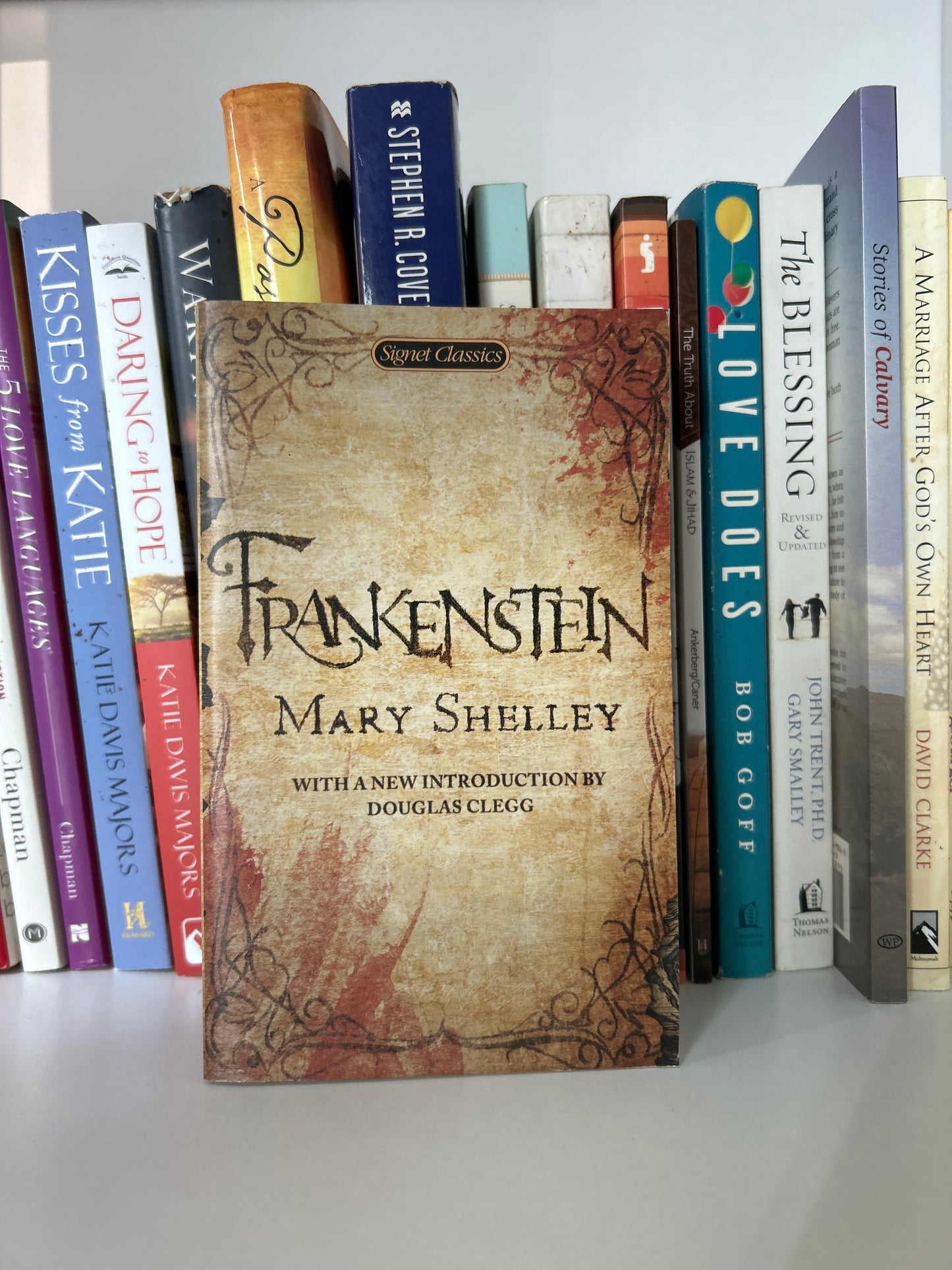 Frankenstein (Signet Classics)