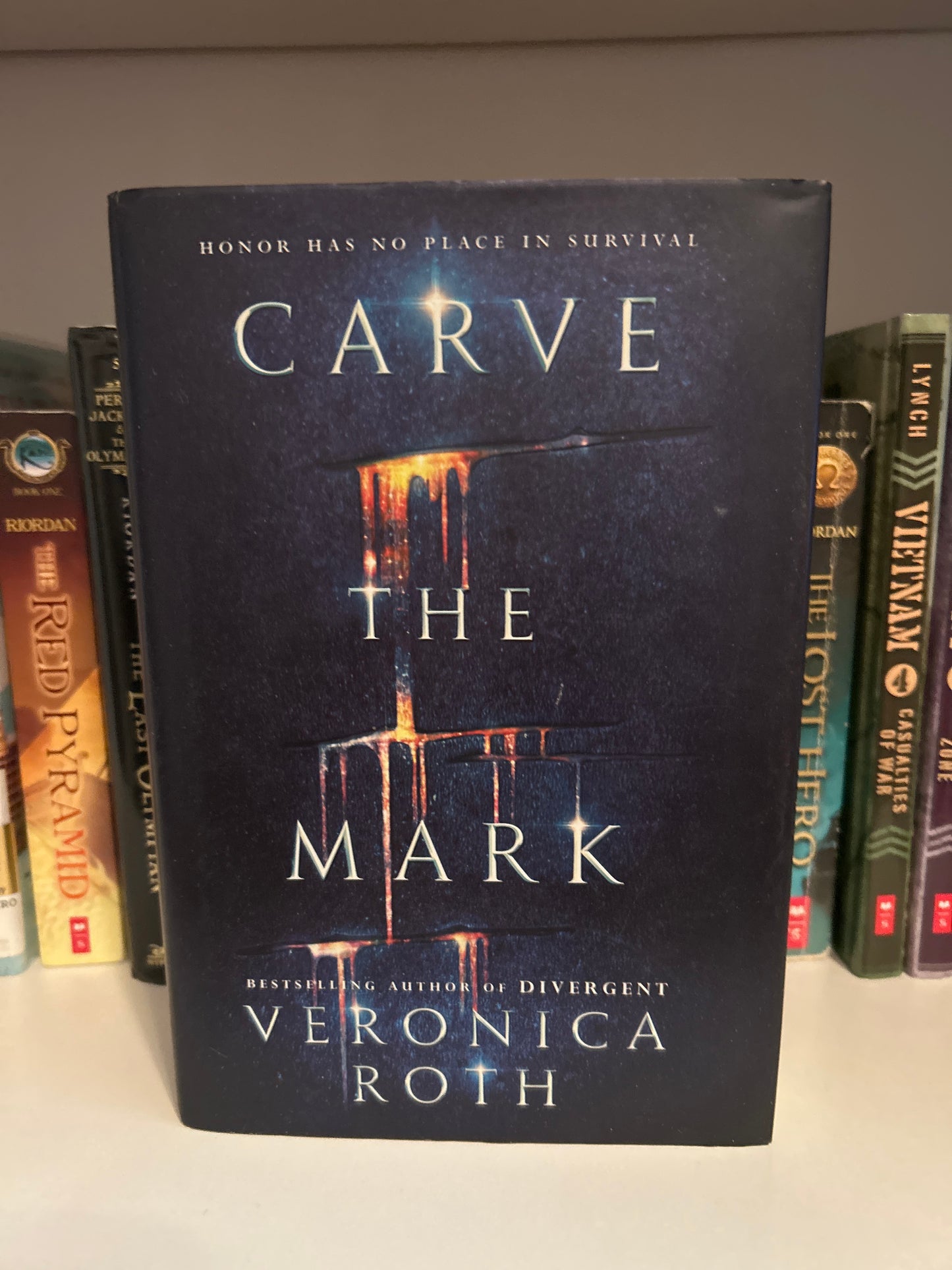 Carve the Mark (Carve the Mark, 1)