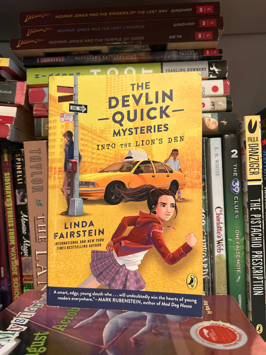 Into the Lion's Den (Devlin Quick Mysteries, The)