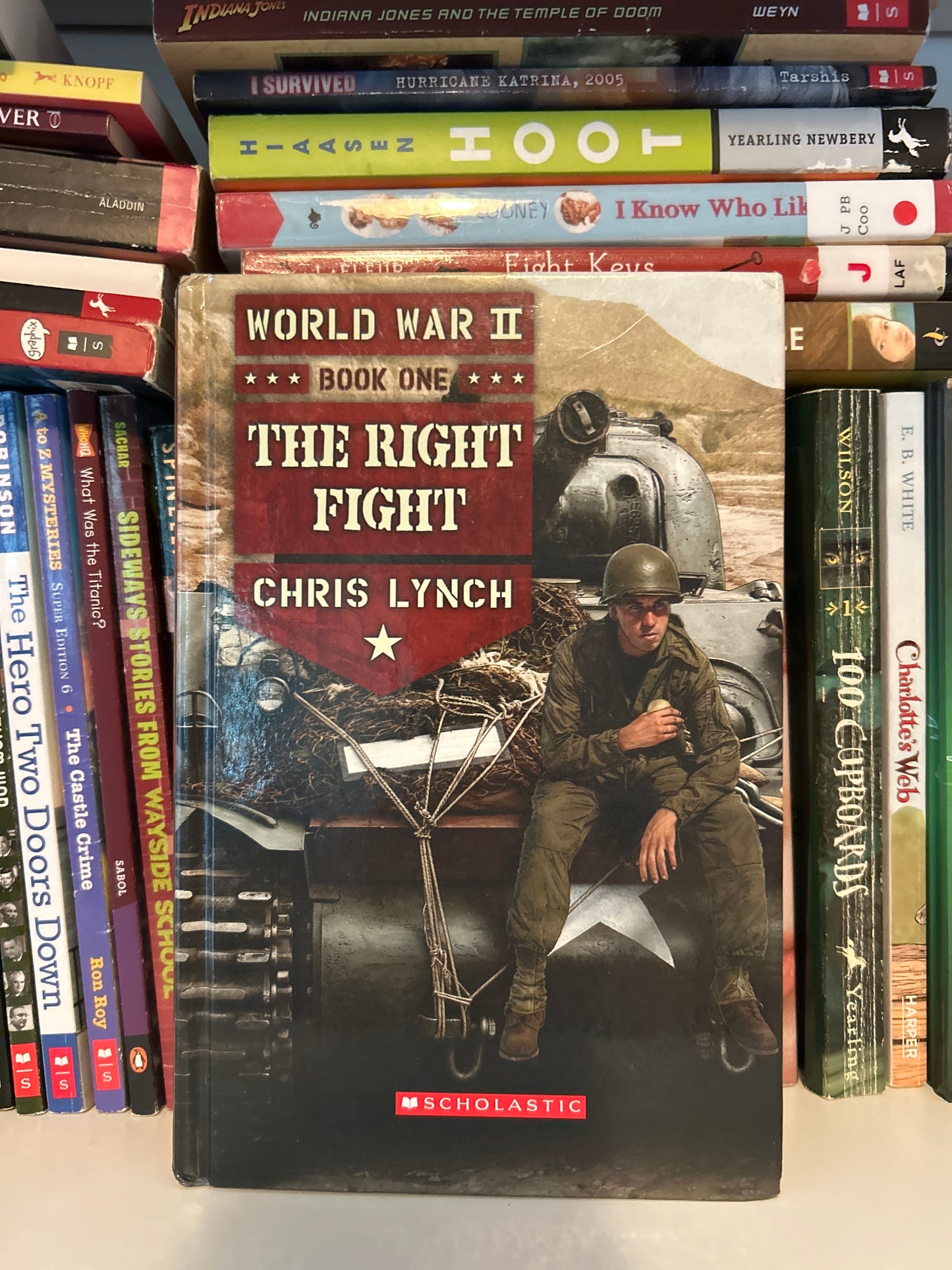World War II Book 1: The Right Fight by Chris Lynch (2014-01-07)