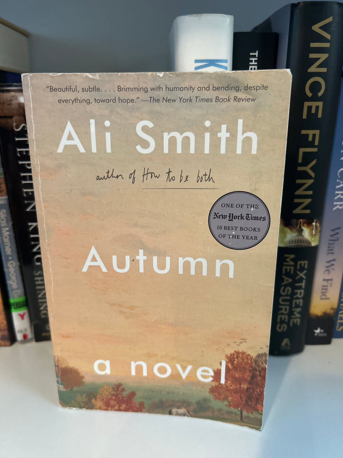 Autumn: A Novel (Seasonal Quartet)