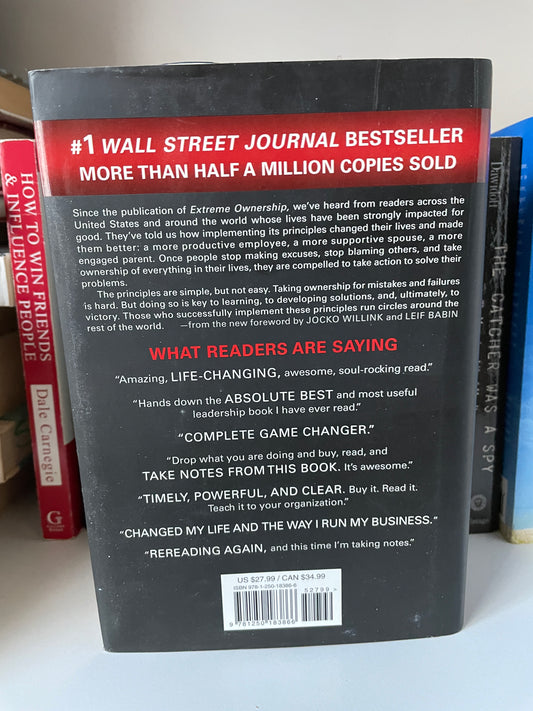 Extreme Ownership: How U.S. Navy SEALs Lead and Win (New Edition)