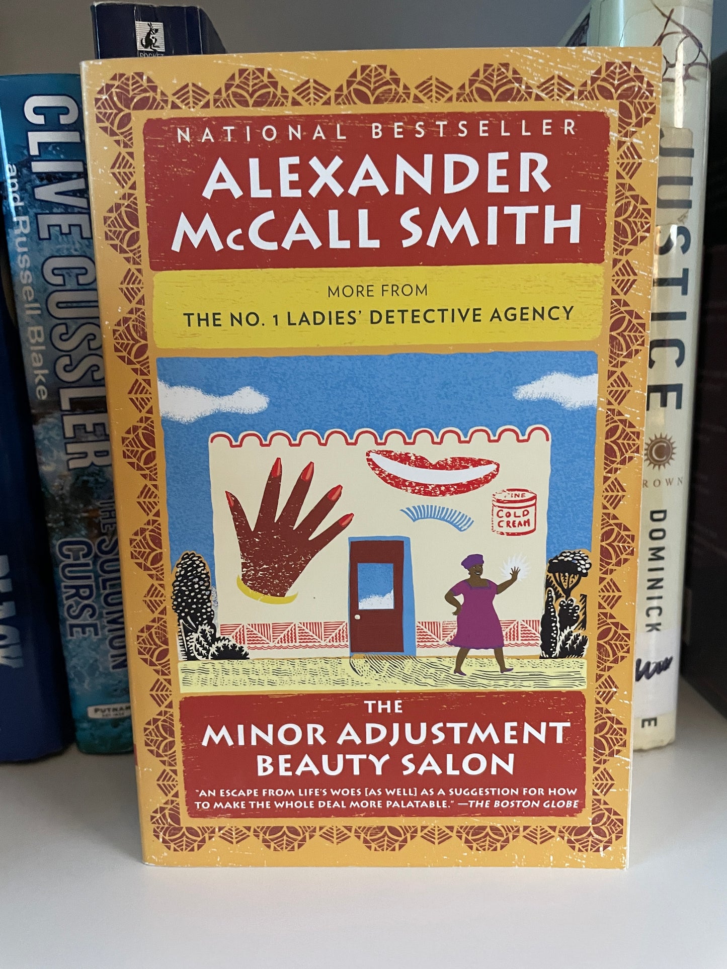 The Minor Adjustment Beauty Salon (No. 1 Ladies' Detective Agency Series, #14)