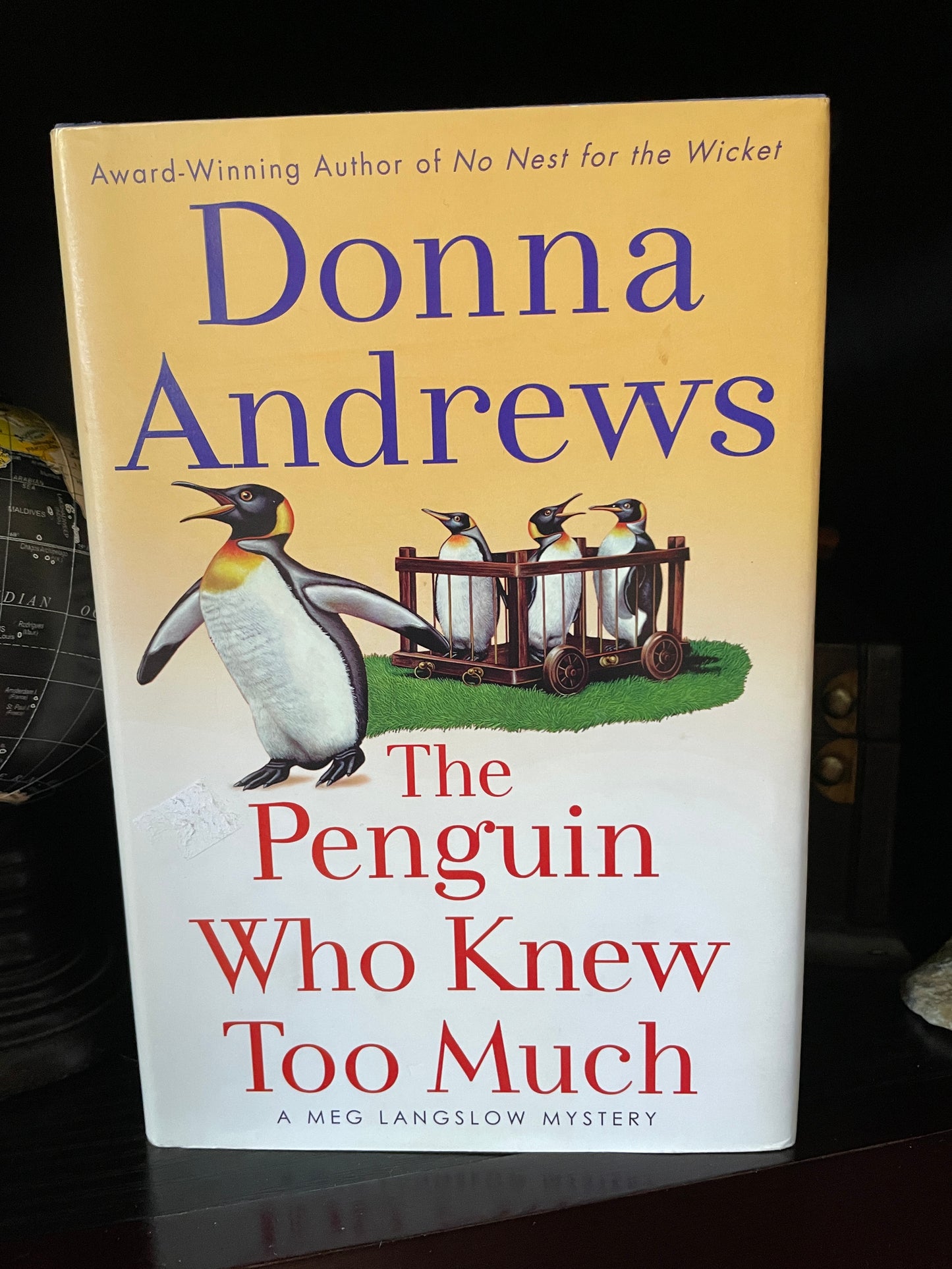 The Penguin Who Knew Too Much (A Meg Langslow Mystery)