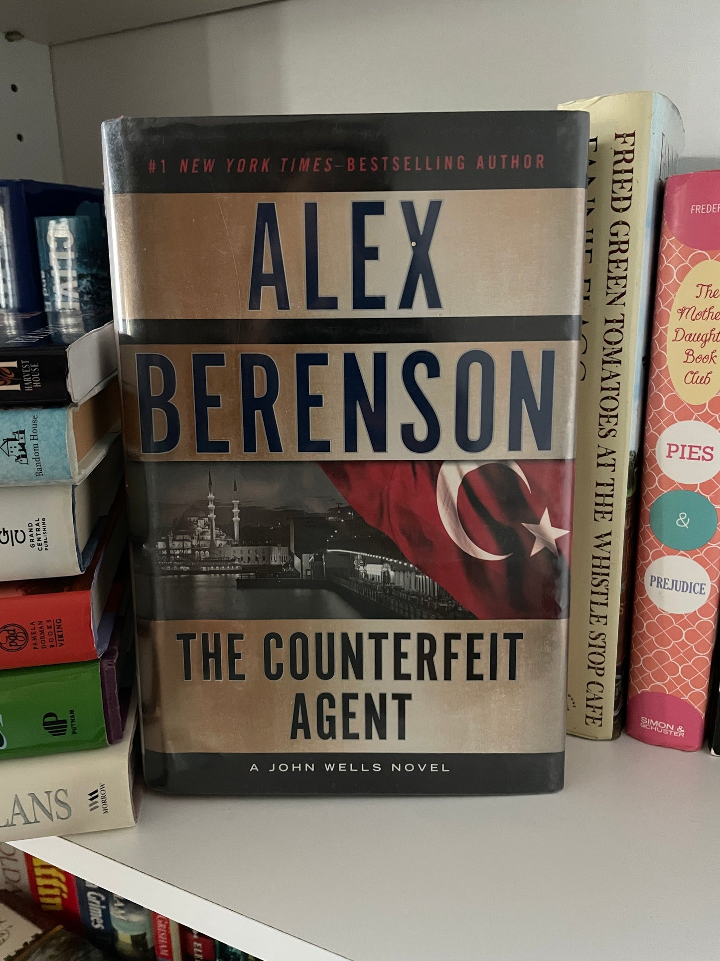 The Counterfeit Agent (A John Wells Novel)